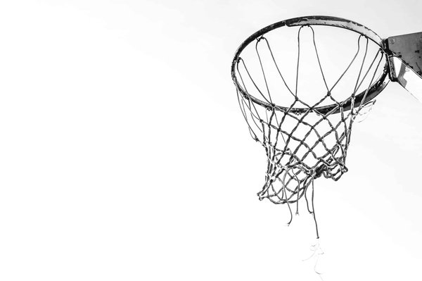 Intégrez le sport dans votre décoration : Comment choisir votre panier de basket déco ?
